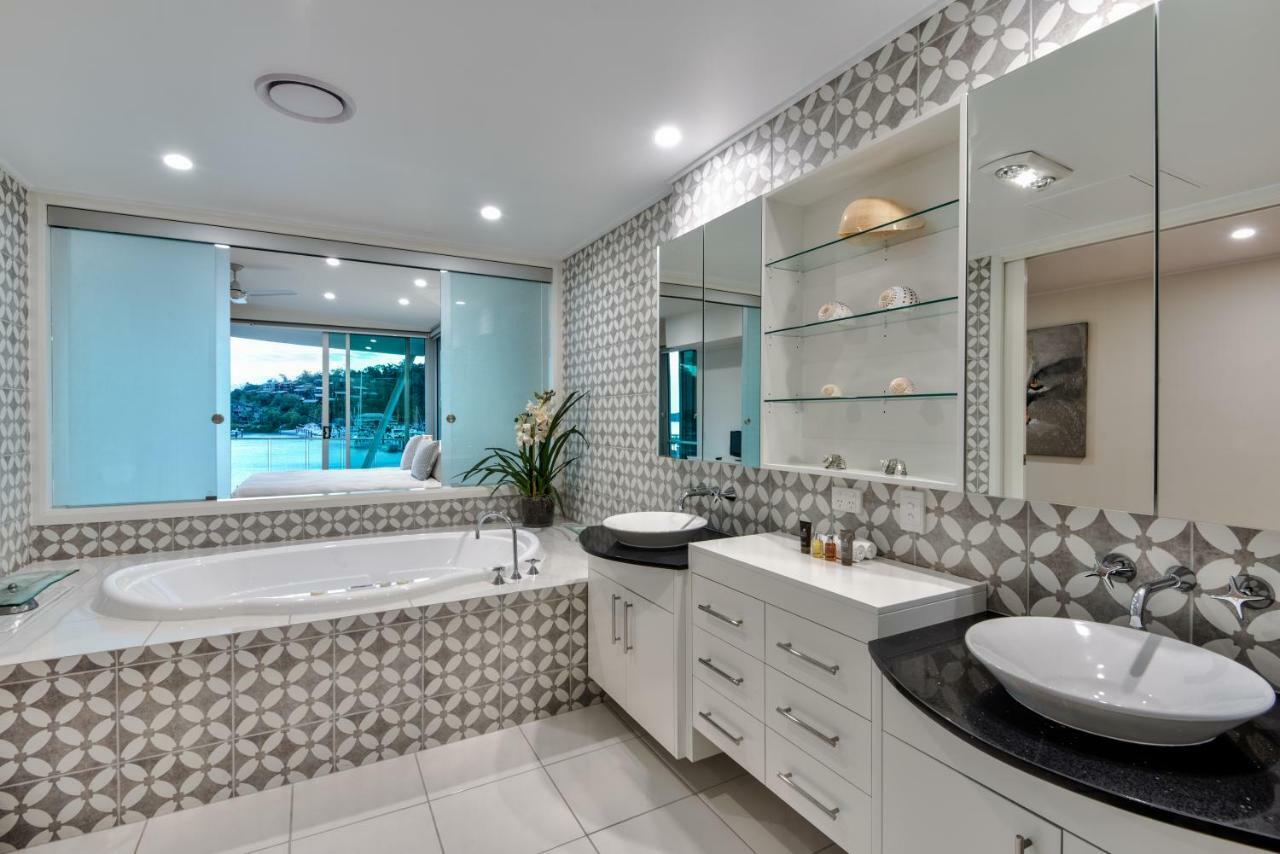 Pavillions Penthouse 25 - Luxury Waterfront Apartment With Private Roof Top Pool And Buggy Hamilton Island Buitenkant foto