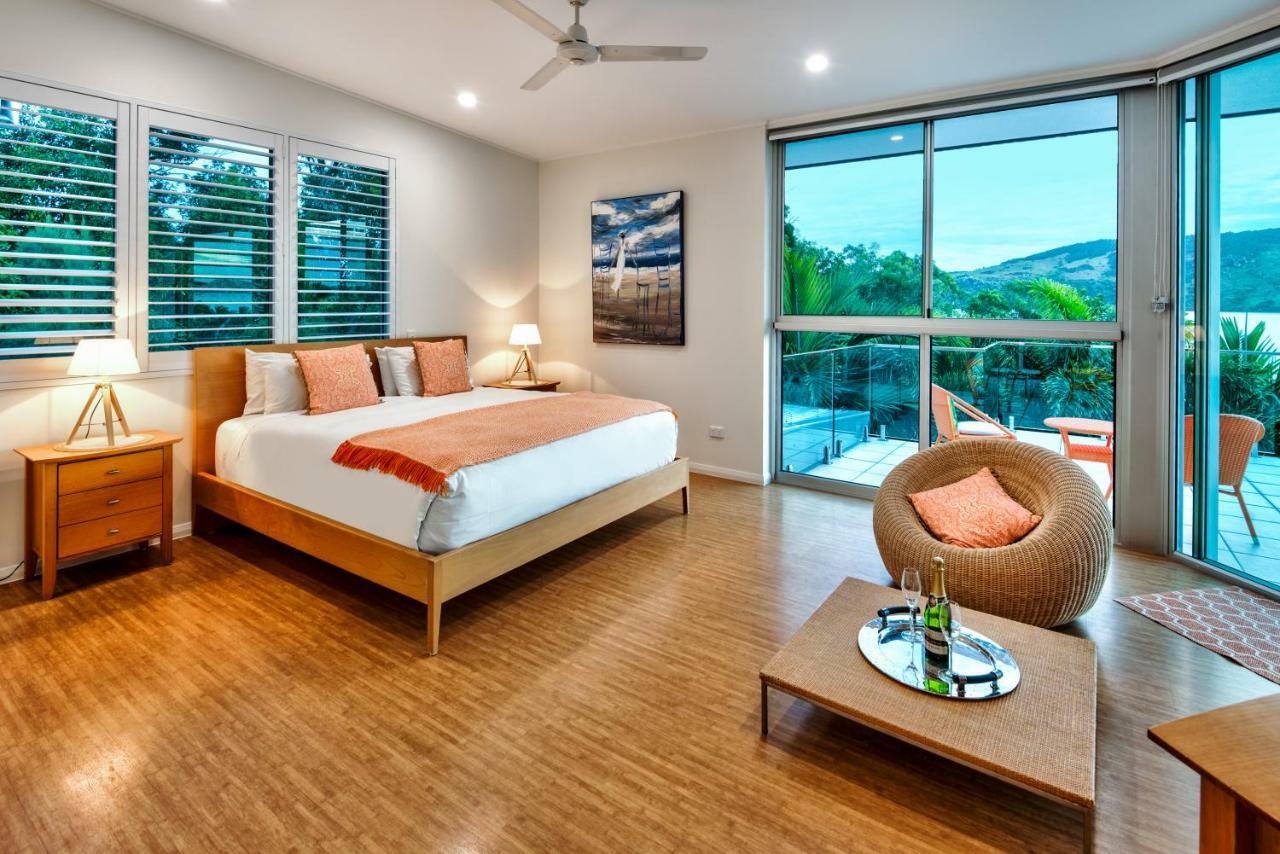 Pavillions Penthouse 25 - Luxury Waterfront Apartment With Private Roof Top Pool And Buggy Hamilton Island Buitenkant foto
