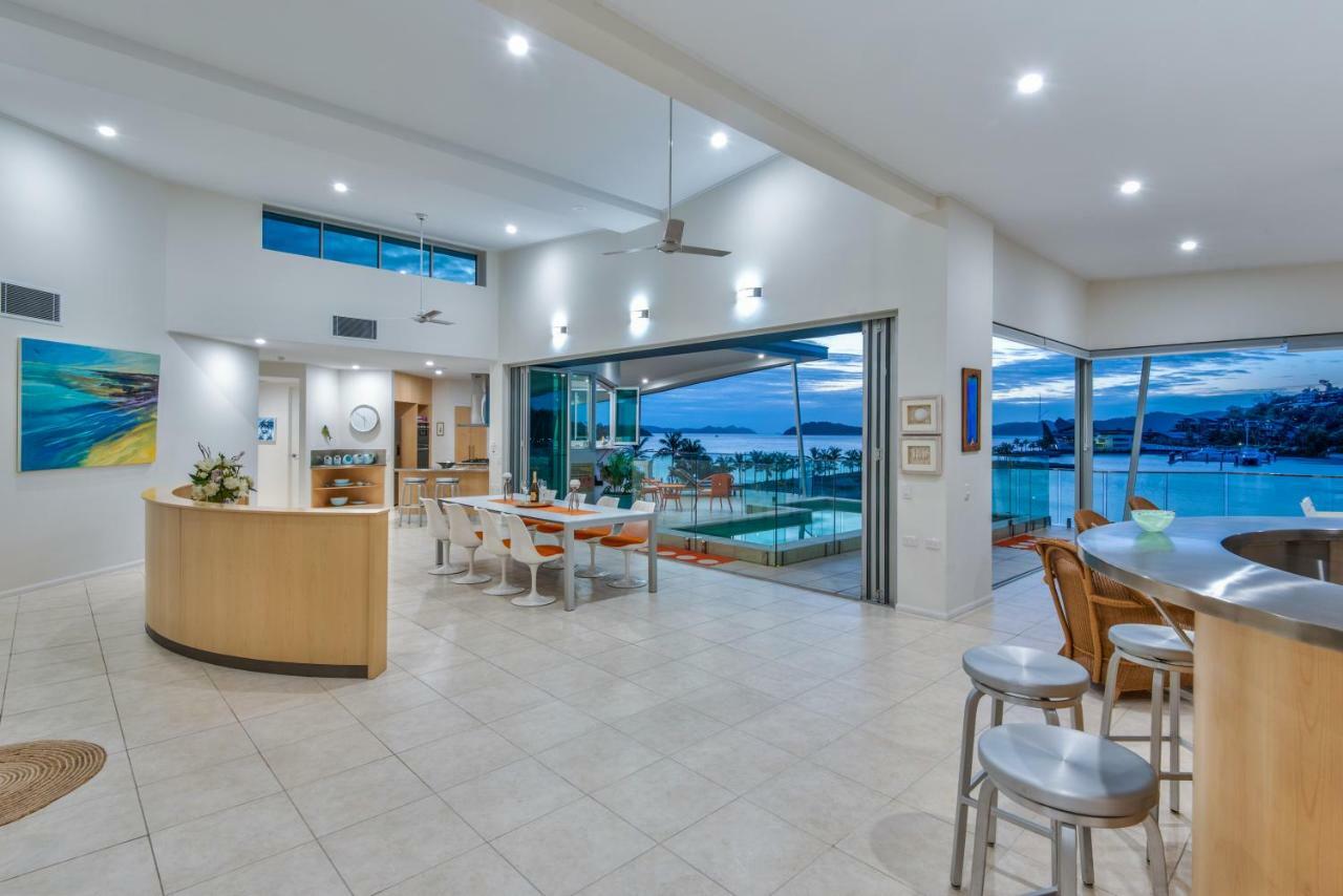 Pavillions Penthouse 25 - Luxury Waterfront Apartment With Private Roof Top Pool And Buggy Hamilton Island Buitenkant foto