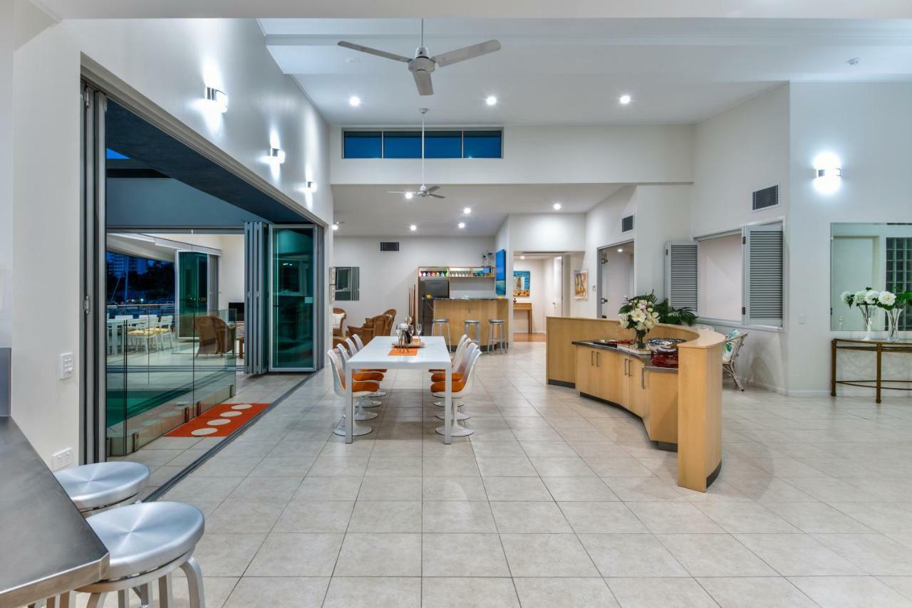 Pavillions Penthouse 25 - Luxury Waterfront Apartment With Private Roof Top Pool And Buggy Hamilton Island Buitenkant foto